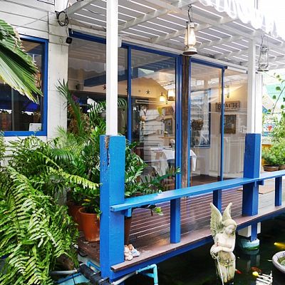 Bangkok, Bangkok Restaurant for sale: Set in a Thai house with 2 outdoor terraces (garden and sala) and an open lounge on the first floor, this restaurant is located on Sathorn