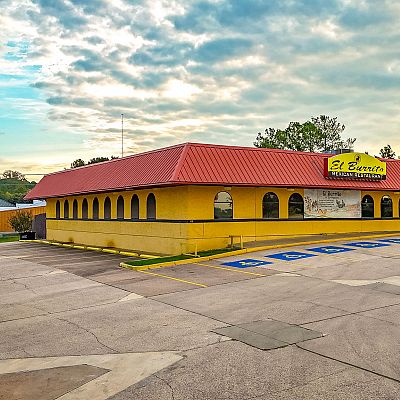 Livingston, TX Restaurant for sale: This turn-key Restaurant for Sale spans approximately 5,400 square feet and is located on a spacious +/- 1.207-acre lot.